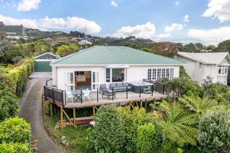 Photo of property in 6 Onehuka Road, Tirohanga, Lower Hutt, 5010