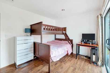 Photo of property in 76a View Road, Henderson, Auckland, 0612