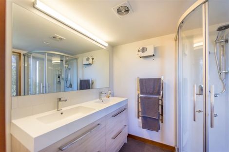 Photo of property in 9 Sherwood Lane, Cashmere, Christchurch, 8022