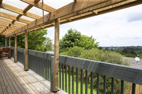 Photo of property in 33 Hobsonville Road, West Harbour, Auckland, 0618