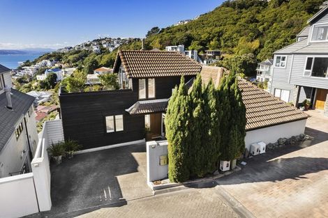 Photo of property in 5 Bayview Terrace, Oriental Bay, Wellington, 6011