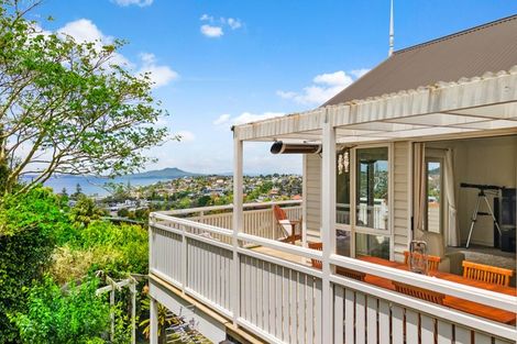 Photo of property in 31 Hythe Terrace, Mairangi Bay, Auckland, 0630