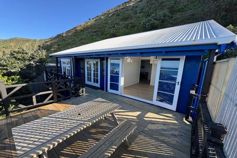 Photo of property in 174 Owhiro Bay Parade, Owhiro Bay, Wellington, 6023