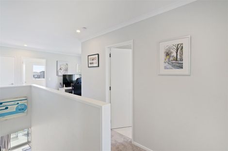 Photo of property in 2 Briddock Way, Swanson, Auckland, 0614