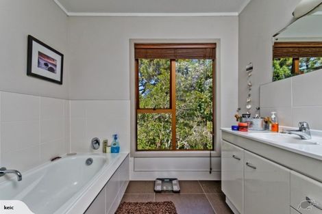 Photo of property in 30 Portobello Place, Torbay, Auckland, 0630