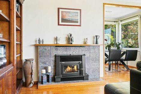 Photo of property in 11 Blakeborough Drive, Forrest Hill, Auckland, 0620