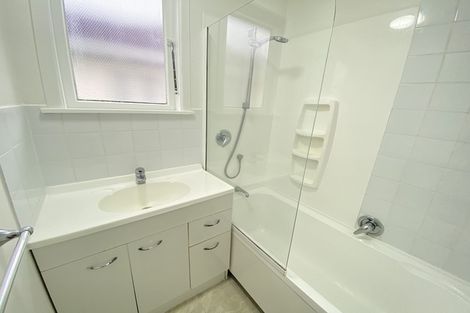 Photo of property in 150 Hepburn Road, Glendene, Auckland, 0602