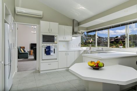 Photo of property in 50 Bayside Drive, Browns Bay, Auckland, 0630