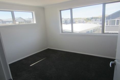 Photo of property in 21 Kaki Drive, Kenepuru, Porirua, 5022