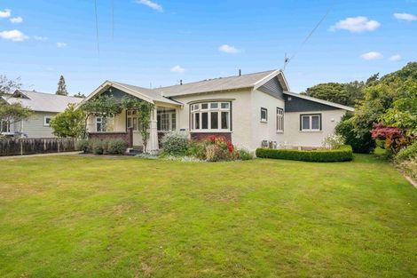 Photo of property in 32 Collingwood Street, Waterloo, Lower Hutt, 5011