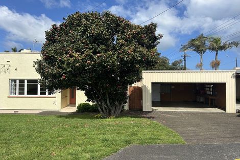 Photo of property in 14-16 Kingsway, Three Kings, Auckland, 1024
