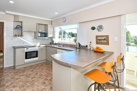 Photo of property in 74 Grande Vue Road, Hillpark, Auckland, 2102