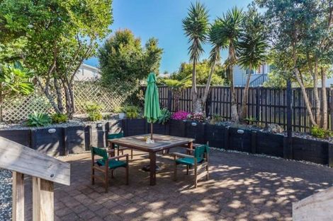 Photo of property in 6 Lorena Place, West Harbour, Auckland, 0618