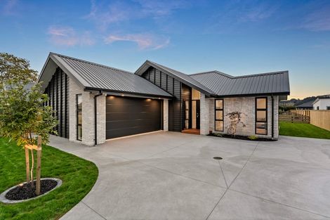 Photo of property in 4 Nau Mai Road, Clevedon, 2582