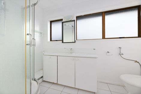 Photo of property in 4 Roberts Road, Te Atatu South, Auckland, 0610