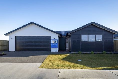 Photo of property in 39 Mehrtens Crescent, Woodend, 7691