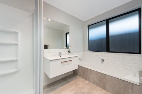 Photo of property in 16 Waghorn Street, Pyes Pa, Tauranga, 3112