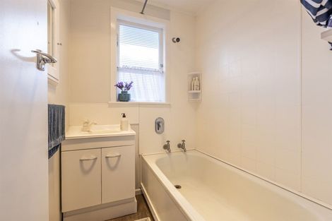 Photo of property in 75 Kettle Avenue, Awapuni, Palmerston North, 4412