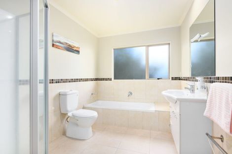 Photo of property in 70 Clover Drive, Henderson, Auckland, 0610