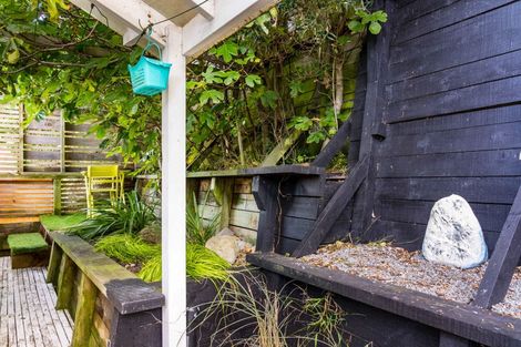 Photo of property in 147 Breaker Bay Road, Breaker Bay, Wellington, 6022