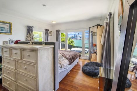 Photo of property in 89 Stanley Point Road, Stanley Point, Auckland, 0624