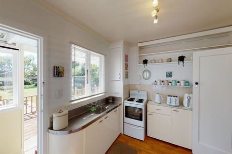 Photo of property in 19 Liverpool Street, Levin, 5510