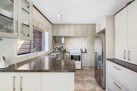 Photo of property in 3a Shelly Beach Parade, Cockle Bay, Auckland, 2014