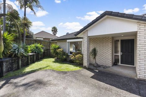 Photo of property in 9 Ballydonegan Rise, East Tamaki, Auckland, 2013