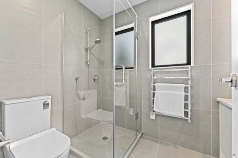 Photo of property in 2/58 Waipani Road, Te Atatu Peninsula, Auckland, 0610