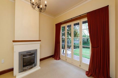 Photo of property in 21 Phoenix Avenue, Hokowhitu, Palmerston North, 4410