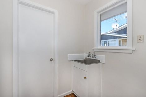 Photo of property in 18 Eglinton Street, Avondale, Christchurch, 8061