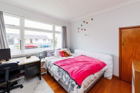 Photo of property in 77 Hillcrest Drive, Kelvin Grove, Palmerston North, 4414