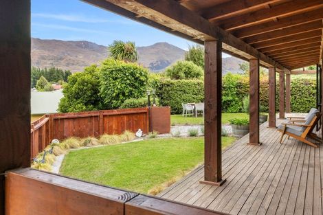 Photo of property in 5 Trevathan Lane, Wanaka, 9305