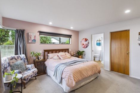 Photo of property in 8 Leigh Place, Paraparaumu Beach, Paraparaumu, 5032