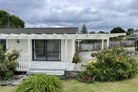 Photo of property in 107 Pah Road, Cockle Bay, Auckland, 2014
