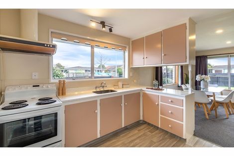 Photo of property in 48 Oldwood Street, Bishopdale, Christchurch, 8053