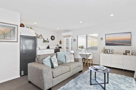 Photo of property in 11 Kamahi Crescent, Papamoa Beach, Papamoa, 3118