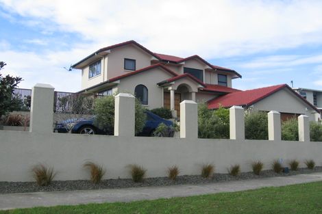Photo of property in 35 Ruapehu Drive, Fitzherbert, Palmerston North, 4410