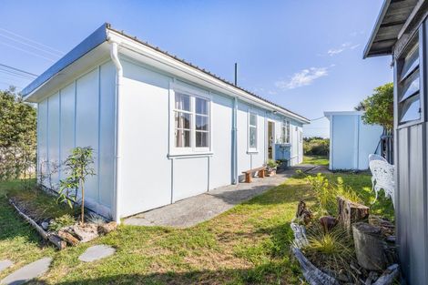 Photo of property in 345 Te Horo Beach Road, Te Horo Beach, Otaki, 5581