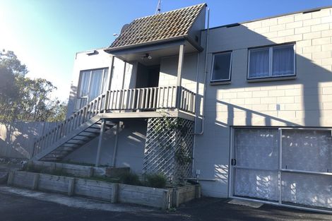 Photo of property in 4/172 Beach Haven Road, Beach Haven, Auckland, 0626