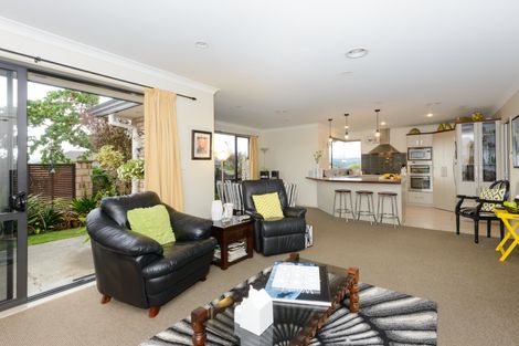 Photo of property in 12 Tennyson Avenue, Kelvin Grove, Palmerston North, 4414