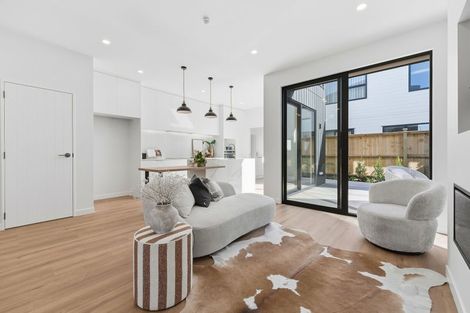 Photo of property in 102e Te Oneroa Way, Long Bay, Auckland, 0630