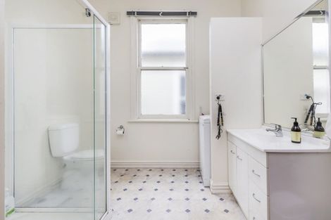 Photo of property in 3 Royal Street, Berhampore, Wellington, 6023