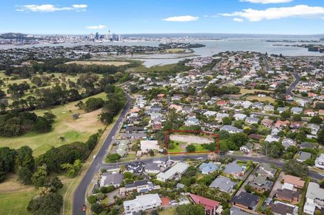 Photo of property in 16-18 Handley Avenue, Narrow Neck, Auckland, 0624