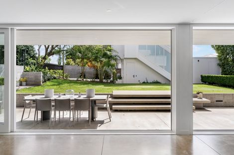 Photo of property in 215 Jervois Road, Herne Bay, Auckland, 1011