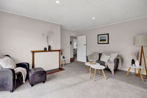 Photo of property in 13 Malone Place, Hawera, 4610