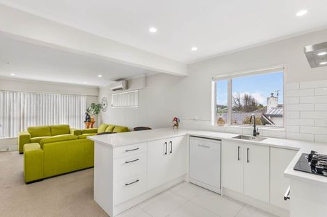 Photo of property in 1b Bowater Place, Manurewa, Auckland, 2102