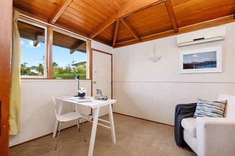 Photo of property in 112 Tiroroa Avenue, Te Atatu South, Auckland, 0610