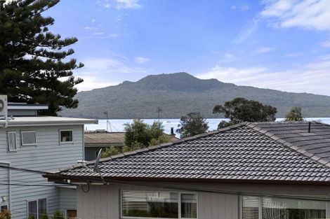 Photo of property in 19a Old Lake Road, Narrow Neck, Auckland, 0624