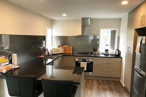 Photo of property in 4 Ruhanui Lane, Pakuranga Heights, Auckland, 2010